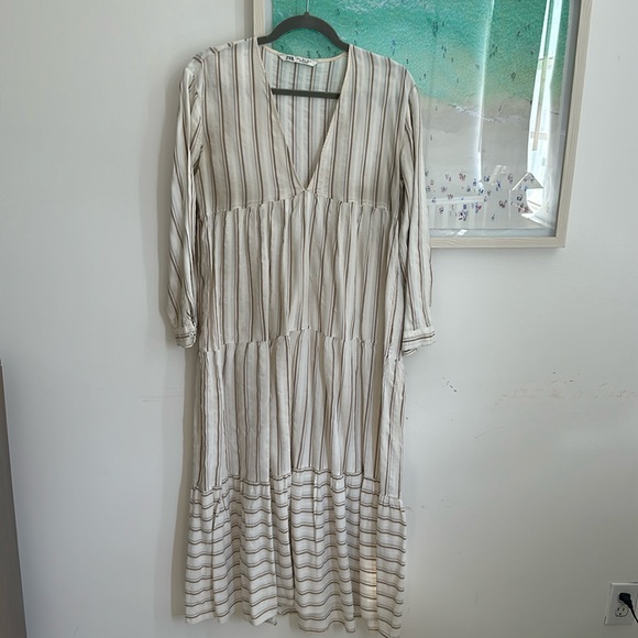 Zara dress.Size M.Worn w/a ripped in the sleeve (picture)can be easily fixed - Picture 1 of 4